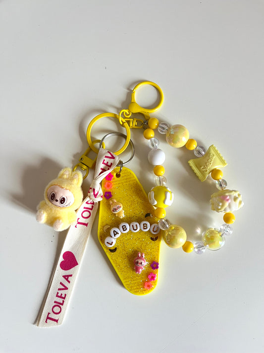 Labubu jaune